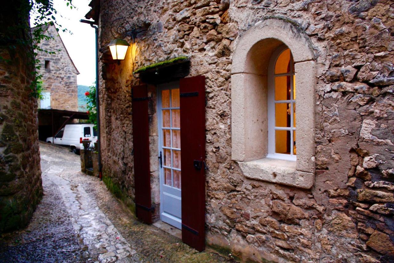 La Petite Maison Beynac-et-Cazenac Exterior photo