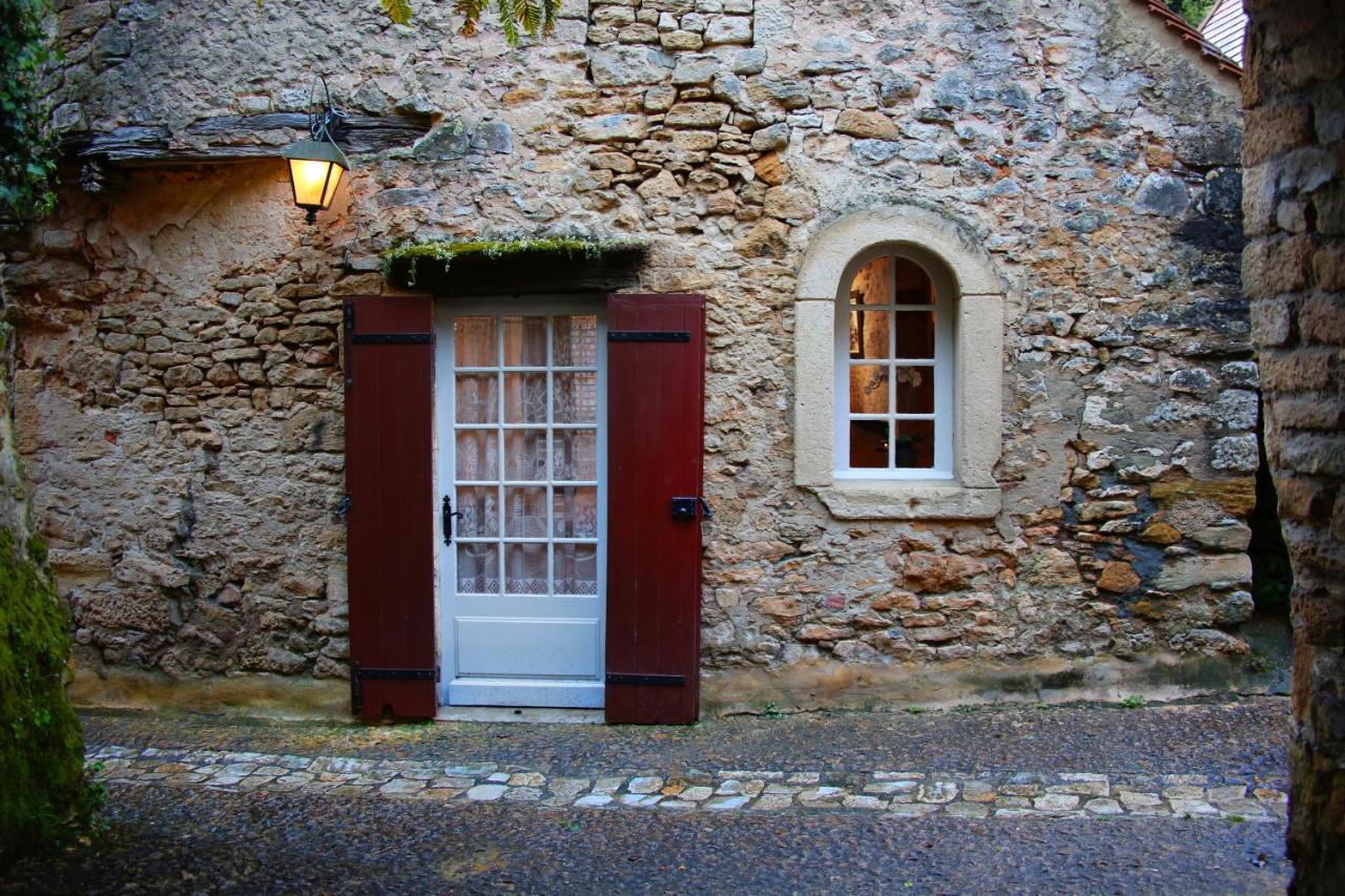 La Petite Maison Beynac-et-Cazenac Exterior photo
