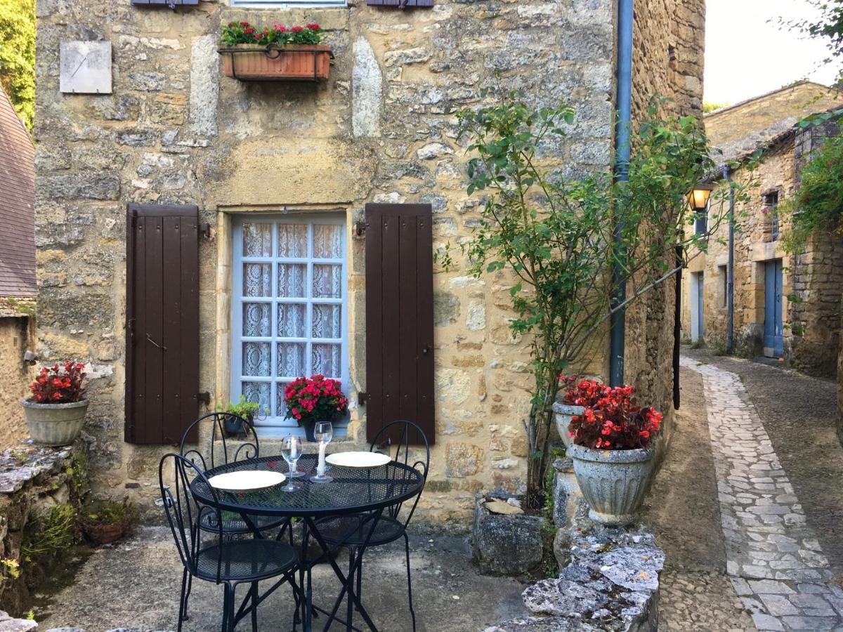 La Petite Maison Beynac-et-Cazenac Exterior photo
